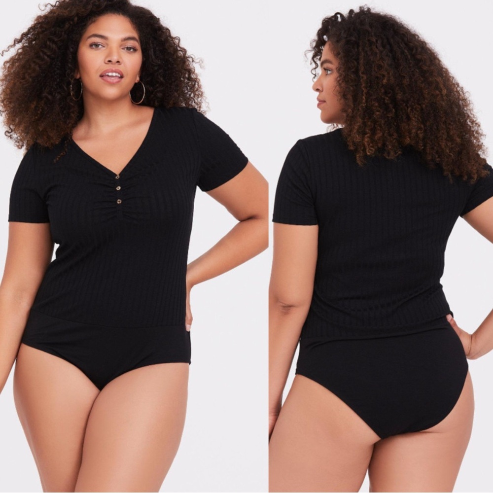 Torrid | Black Ribbed Henly Bodysuit Short Sleeve Neck | Size 00